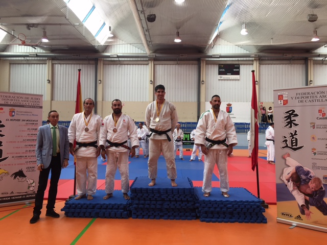 DOS Medallas en el III MASTER DE VETERANOS CIUDAD DE SALAMANCA